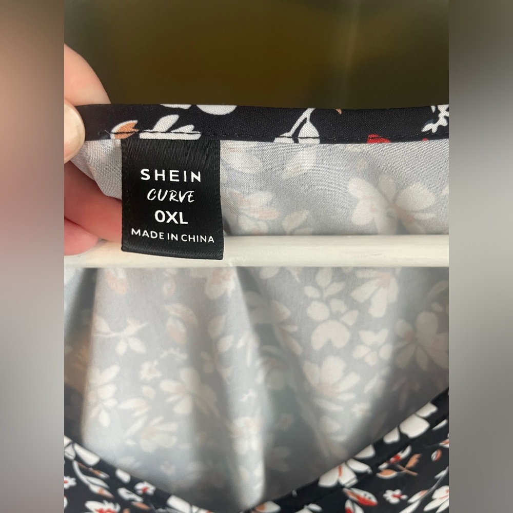 Shein Curve Floral Peplum Blouse - Picture 5 of 6